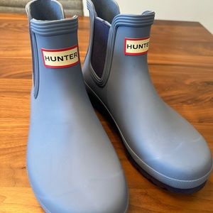 Hunter, rain boots, size 8 low blue